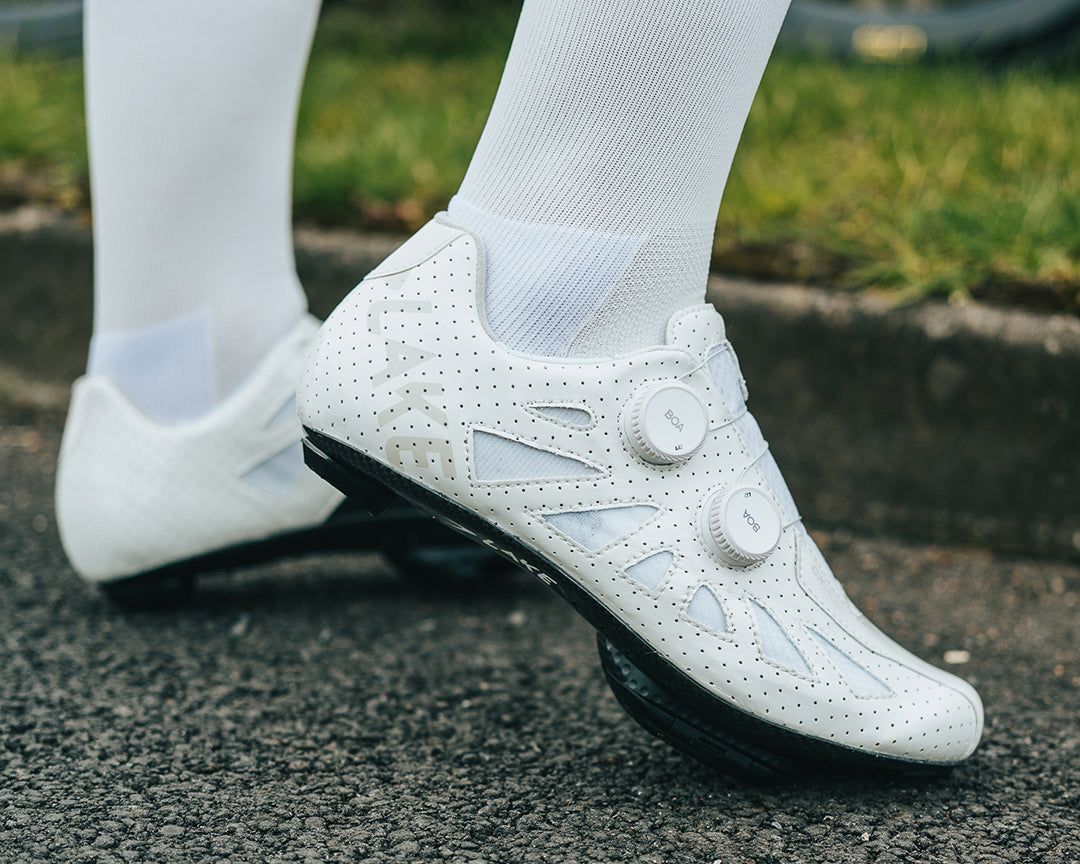 CX302 White/White